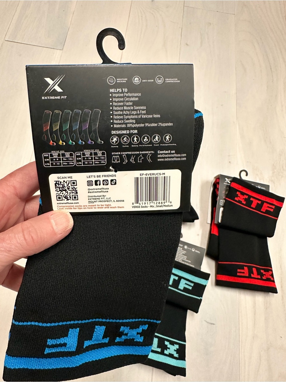 Women’s Extreme Fit Compression Socks 5 pairs!! - Picture 3 of 3